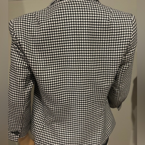 Banana Republic- herringbone blazer - Picture 3 of 6